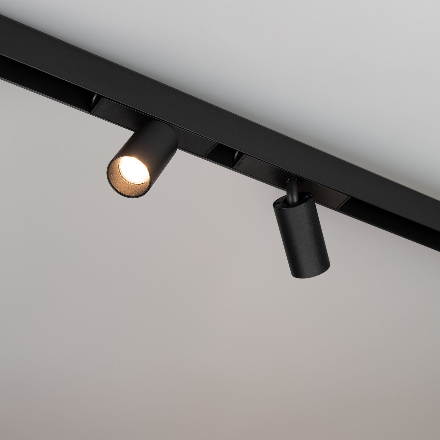b_DL-12600-0710.jpg