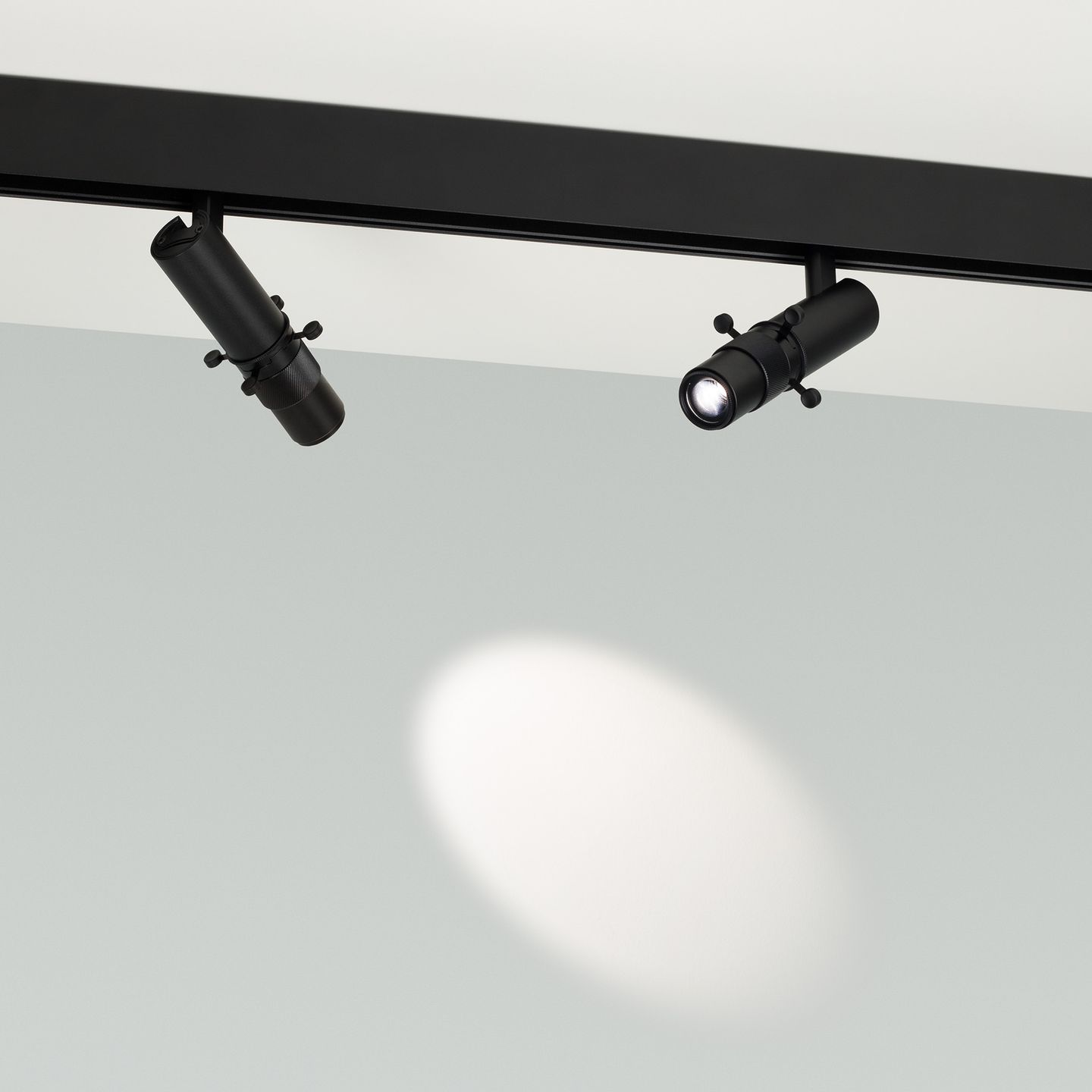 b_DL-12600-0587.jpg