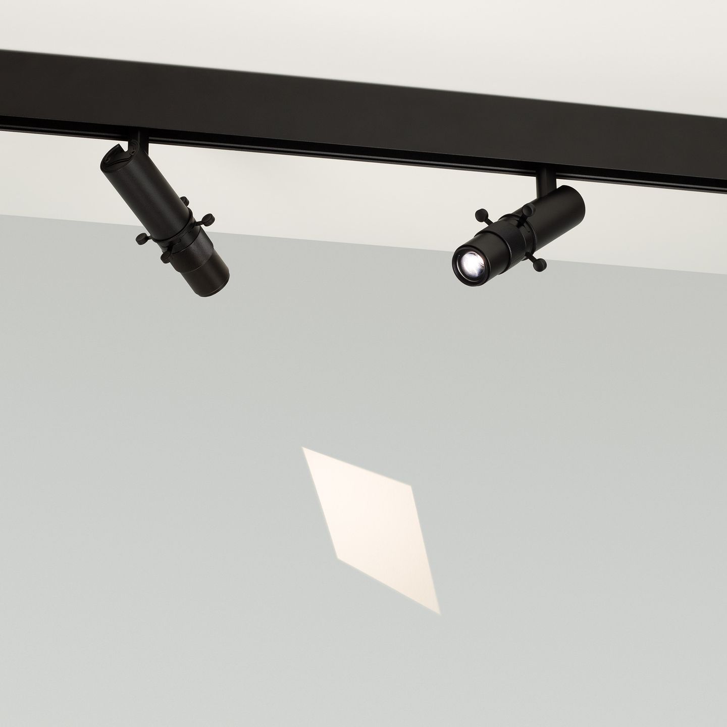 c_DL-12600-0588.jpg